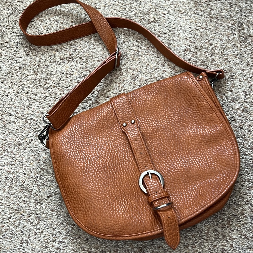 Crossbody - Picture 5 of 9